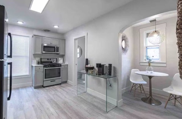 Private & Cozy 2BDRM Home W/Hot tub & Sauna