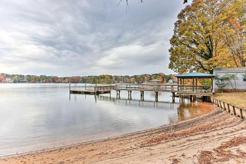 Private Dock and Beach! Lake Norman Cottage Hideaway