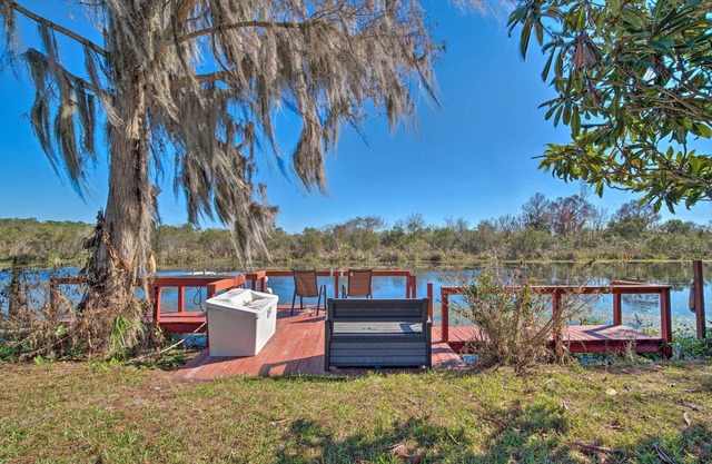 Private Dock: Lake Rousseau Retreat!