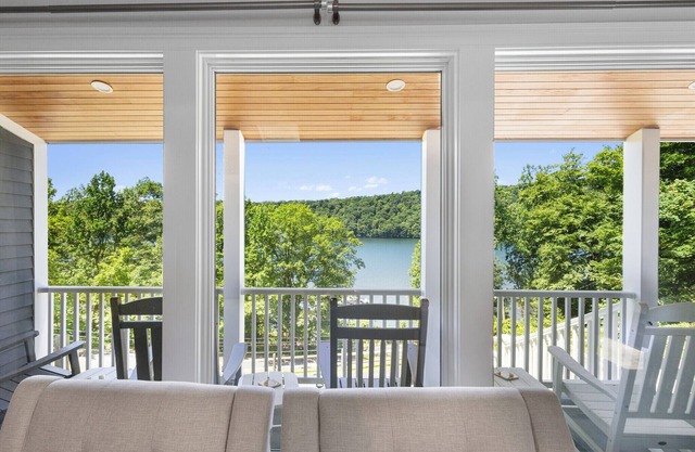 Private Dock & Pool - Candlewood Lake