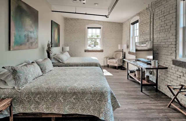 Private Double King Retreat in Historic Downtown!