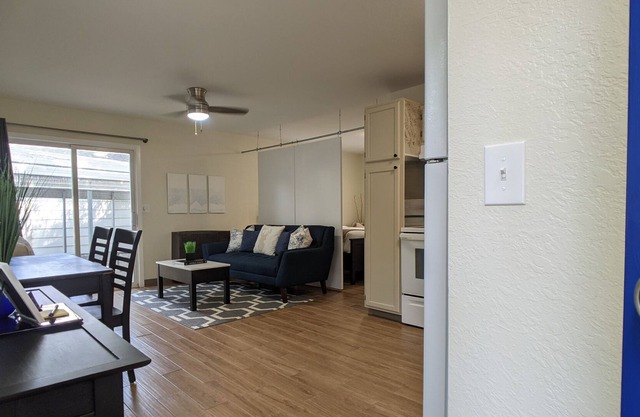 Private Downtown Bungalow