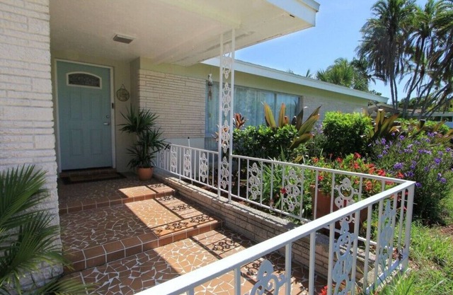 Private Executive Home Tierre Verde Paradise Palms 3 bedroom/Office/Pool!