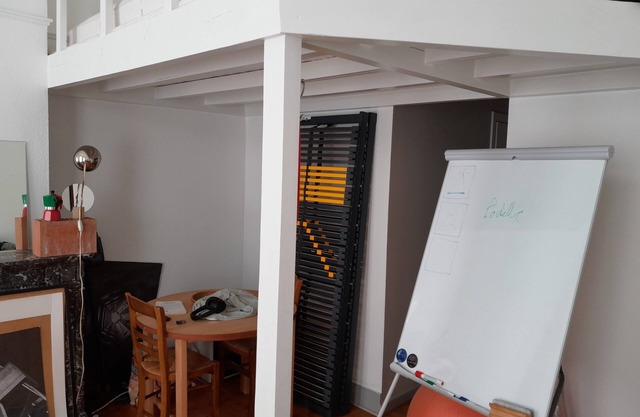 Private flat just a stone's throw from Flagey
