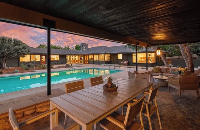 Private Hilltop Retreat w/Pool & Tennis Court