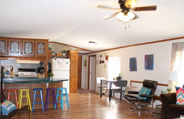 Private Hippie Haven with Float Pickup Option!