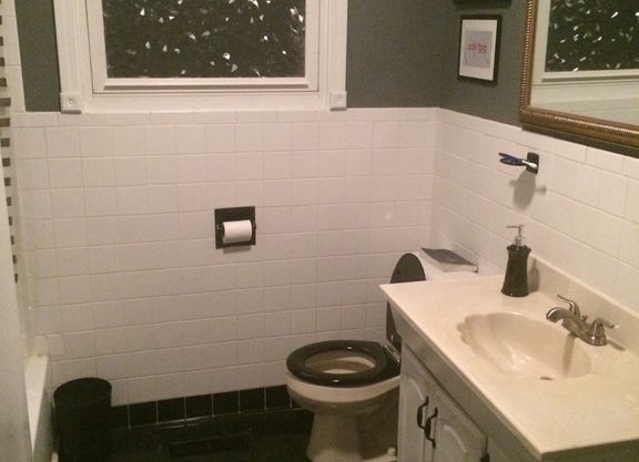 Private home close to airport and downtown