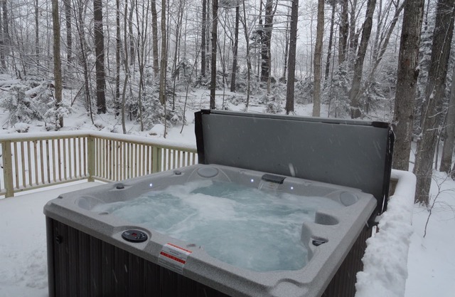 Private Home Walk to Okemo Lifts! Hot Tub/Fire Pit