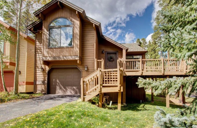 Private Hot Tub and Deck Breckenridge Abode!