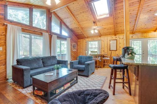 Private Hot Tub and Game Room Cleveland Getaway
