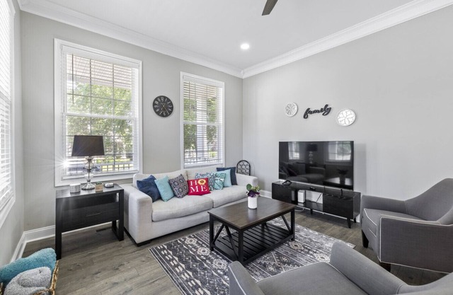 Private House in Heart of Historic Barton Heights!