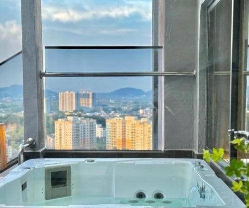 Private JACUZZi with Outdoor Cinema 7pax-Jonker 2 bedroom