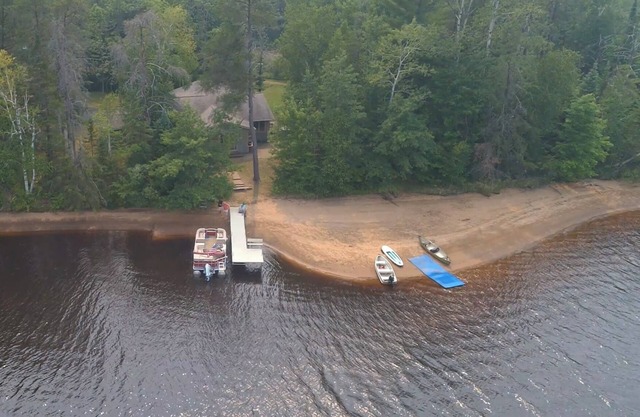 Private Lake Nokomis Sandy, 5 kayaks, 3 canoes, 2 paddle boards, great fishing.