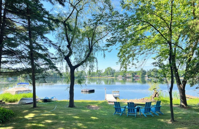 Private Lakefront Home, Family Friendly, Sleeps 9
