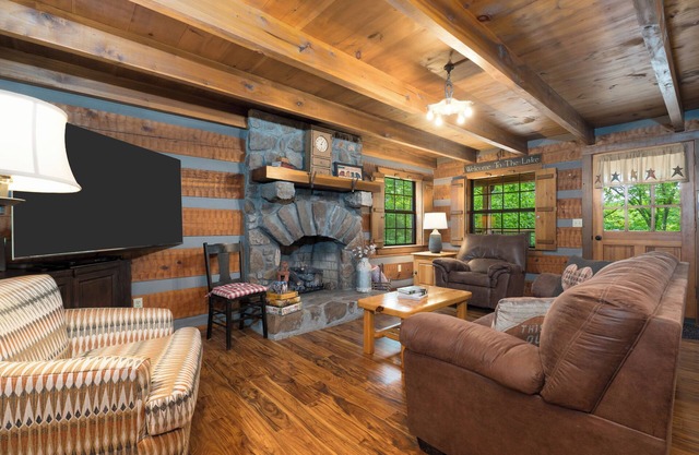 Private Lakeview Rustic Cabin on Barren River Lake -40 min from Beech Bend + WKU