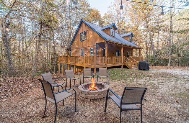 Private Log Cabin | 4BR 3BA | Pet Friendly | Hot Tub | Fire Pit | Sauna