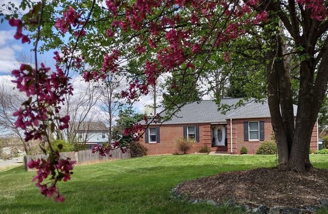 Private Main Level of 3 BR Home Near Quantico