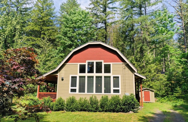 Private Mountain Home w/EV Charger and fireplace!