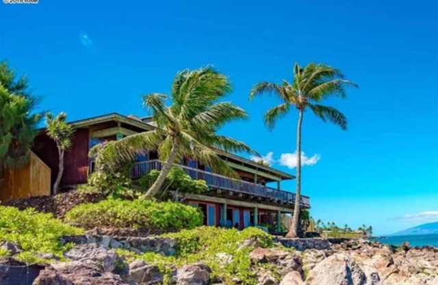 PRIVATE OCEAN FRONT ESTATE ON TURTLE COVE, NAPILI. nMOST SPECTACULAR LOCATIONn