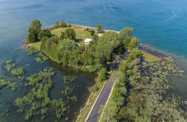 Private Peninsula, Peaceful Location with Shoreline and Boat Slip