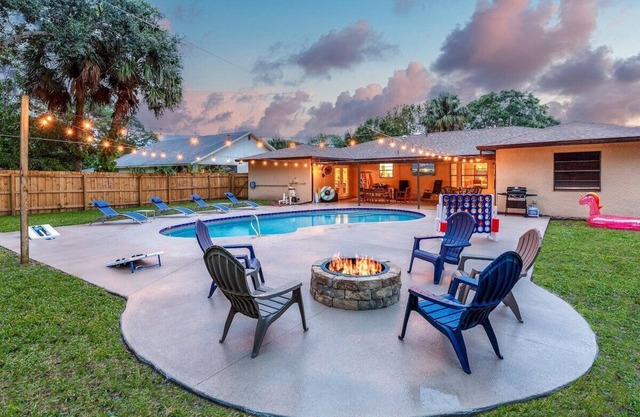 Private Pool, 4BDR & Game Room! - Bay Bungalow