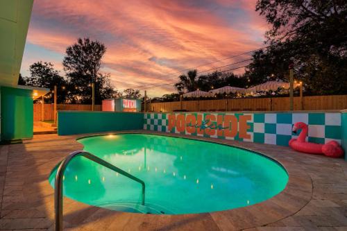 Private Pool 6 MI to Clearwater Beach Fire Pit Game Room