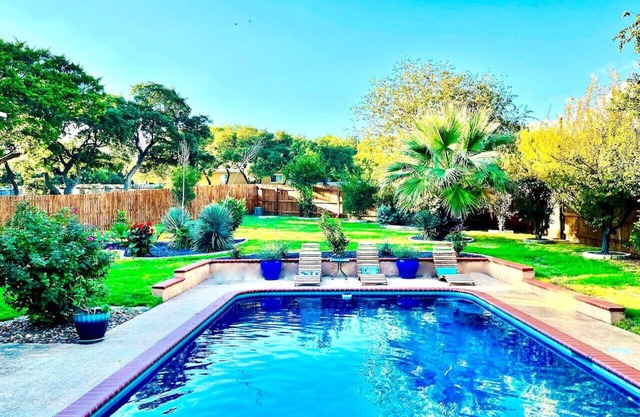 PRIVATE POOL/Casita/Pool table-6 mi to SeaWorld!