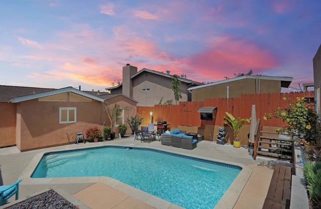 Private Pool | Firepit | Sunset Views | Sea World