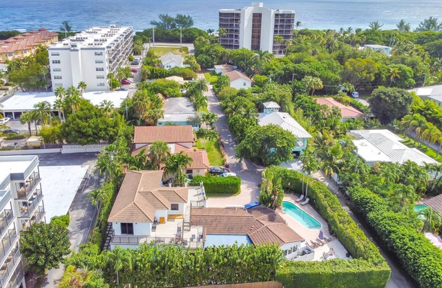Private pool, walk to the beach!