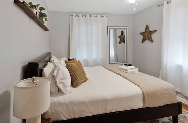 Private prime new renovated E Nash - 5 min to DT!