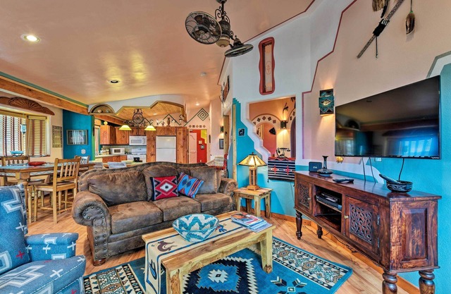 Private Retreat 17 Mi to Taos Ski Valley!