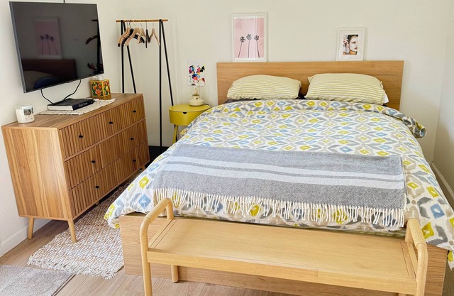 Private Retreat Eco-friendly Studio w/free parking