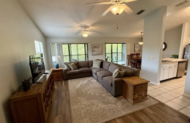 Private Retreat under Oak Canopy with beautiful marsh view