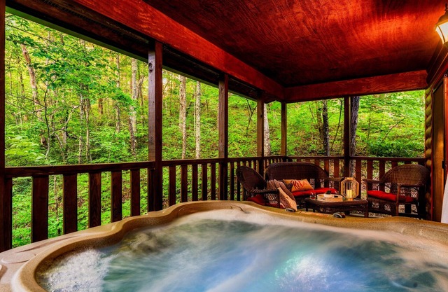 Private & Romantic, Fire Pit, Hot Tub, Heart Tub