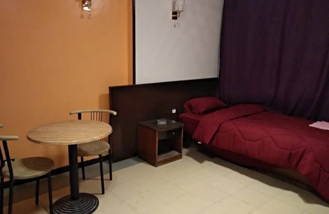 Private Room Ensuite (In Oasis Hotel Down Town)
