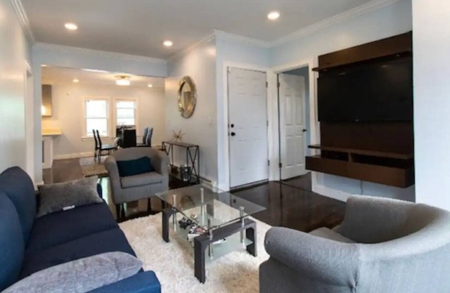 Private room in Luxury Condo By Quincy Center