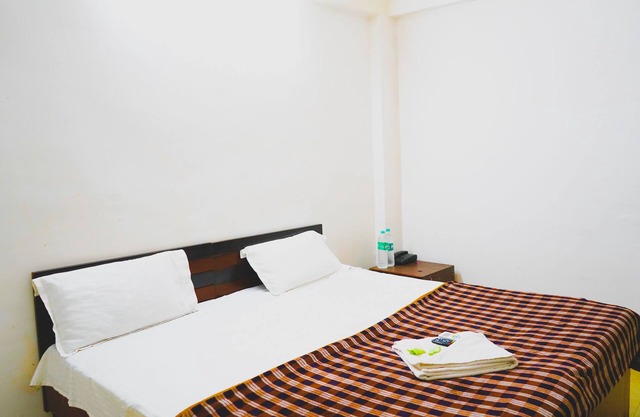 PRIVATE ROOM IN MAYUR VIHAR