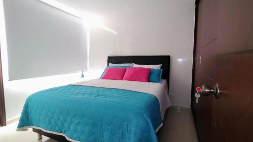 Private Room with Bathroom in Furnished Apartment - La Concordia, Bucaramanga