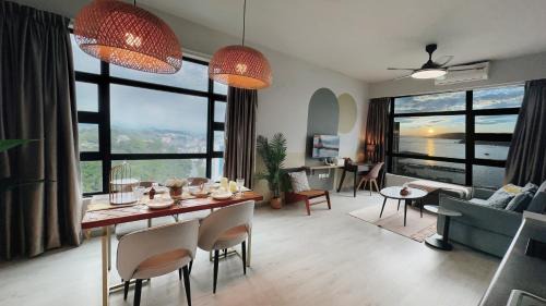 Private Royal Top-Floor Corner, Stunning Oceanview Luxury Stay -Mango House6
