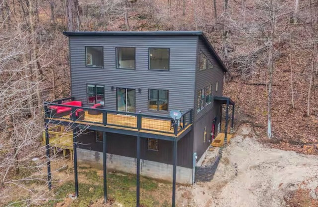 Private RRG Retreat w/Hot Tub & Game Room