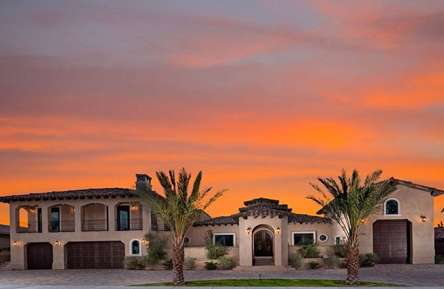 Private Secluded Paradise Resort: Family Estate/9 Bedroom Suites/11 Bathrooms