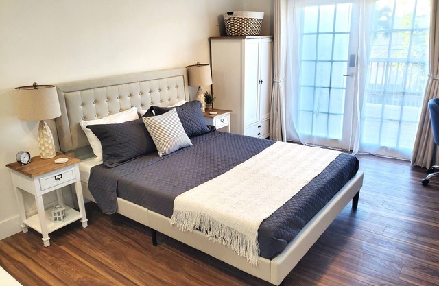 Private Studio located Close to Atlantic Blvd with everything you need