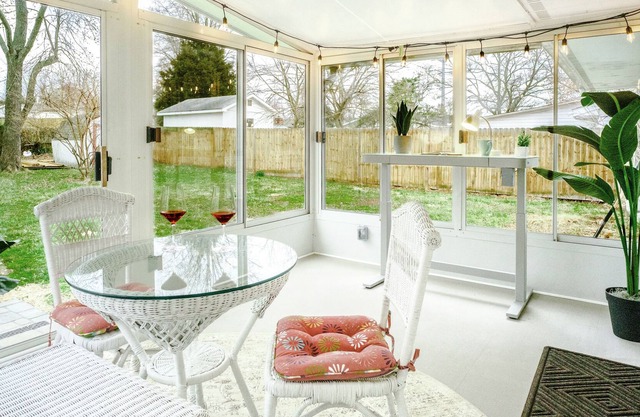 Private Sunroom Office, Large Yard, King and Queen Beds