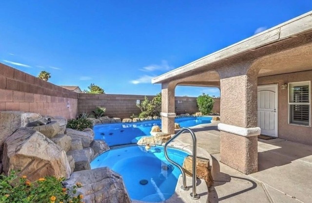 PRIVATE Vegas Oasis with quiet resort-like backyard!