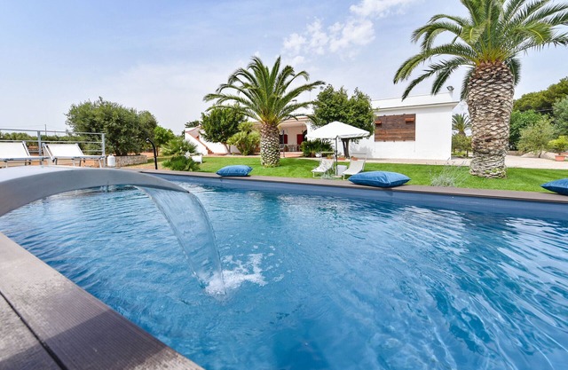 Private villa in Ostuni, private pool and satellite wifi by Pugliadamare