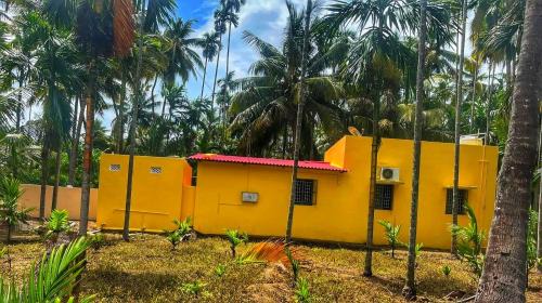 Private Villa Inside Coconut Farm By Shivalaya