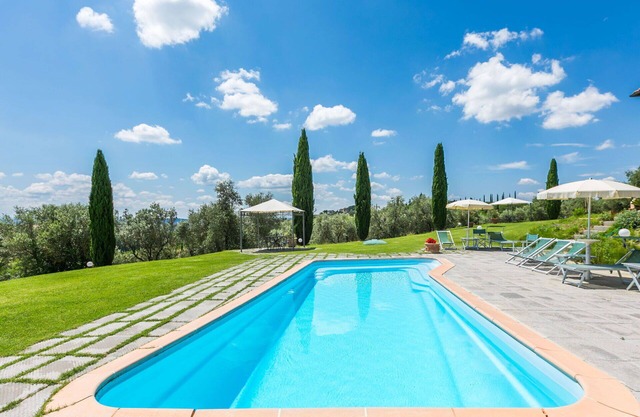 Private Villa with private pool, A/C, WIFI, TV, terrace, pets allowed, panoramic view, parking