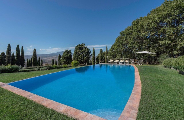 Private Villa with WIFI, private pool, pets allowed, panoramic view, parking, close to Montepulciano