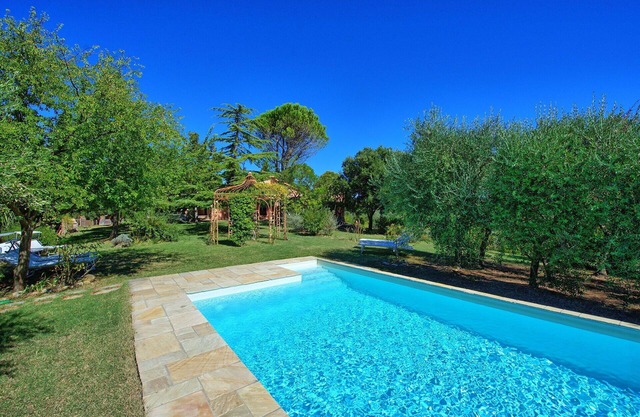 Private Villa with WIFI, private pool, TV, patio, panoramic view, parking, close to San Gimignano