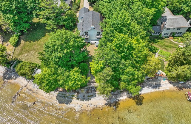 Private Waterfront on West Bay with Hot Tub!